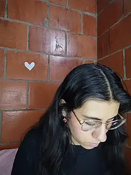 Amanda x1 online show from July 10, 2026, 8:44 pm