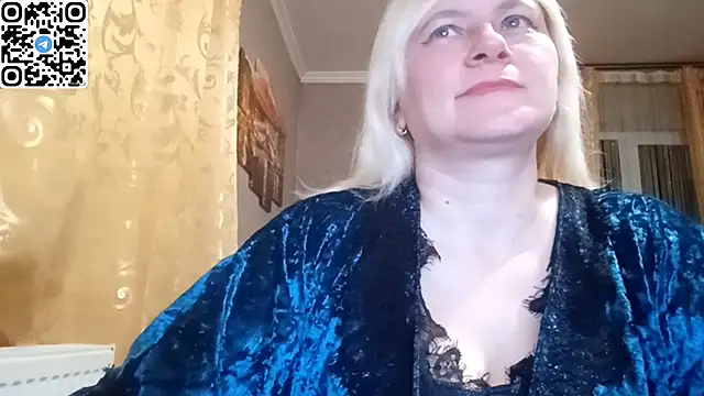Snapshot of DiamondLady555 chatting on March 21, 2026, 8:01 pm DiamondLady555 online show from March 21, 2026, 8:01 pm