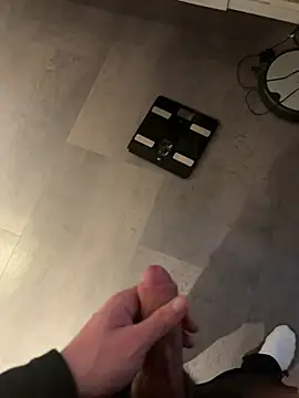 Snapshot of Julien3484 chatting on March 9, 2026, 8:07 am Julien3484 online show from March 9, 2026, 8:07 am