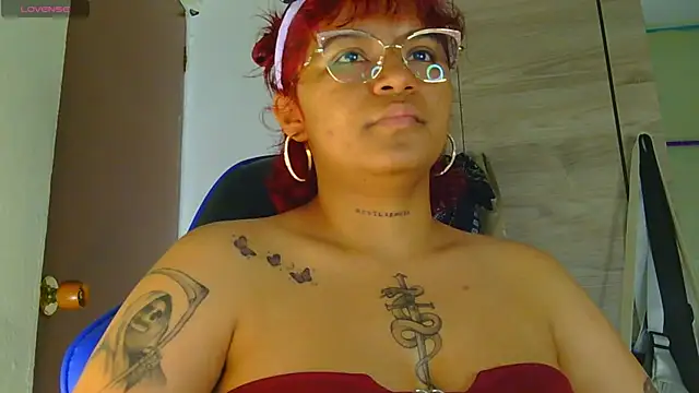 Snapshot of alessia_temptation chatting on July 4, 2026, 6:19 am alessia temptation online show from July 4, 2026, 6:19 am