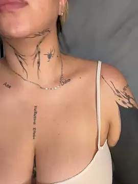 CarolQueen1  online show from March 26, 2026, 1:06 pm