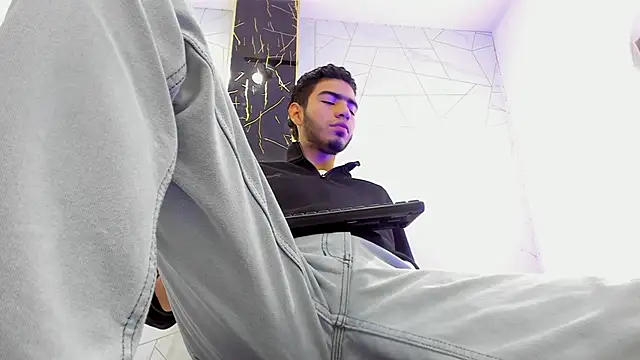 Valentin Lux online show from April 10, 2026, 3:01 am