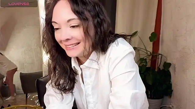 Snapshot of Harmoni_Love chatting on May 6, 2026, 5:14 am Harmoni Love online show from May 6, 2026, 5:14 am