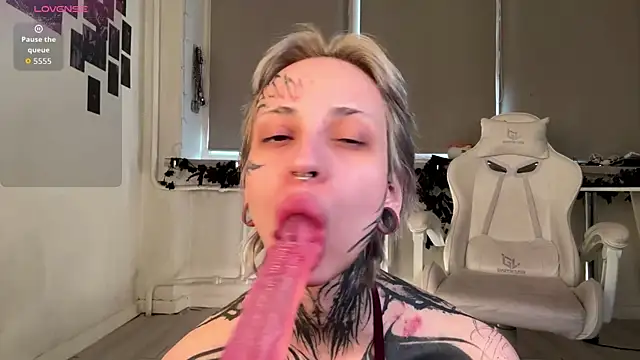Snapshot of KizzieSherbert chatting on May 10, 2026, 1:38 pm KizzieSherbert online show from May 10, 2026, 1:38 pm