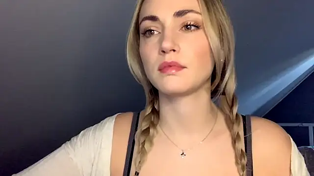 ScarlettSensitive online show from April 24, 2026, 6:16 am