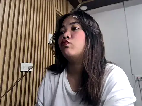  georgiax  online show from April 18, 2026, 5:50 pm