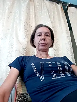 Snapshot of Tania9876 chatting on July 5, 2026, 6:42 am Tania9876 online show from July 5, 2026, 6:42 am