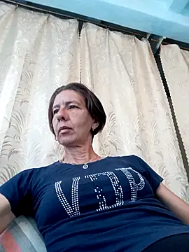 Snapshot of Tania9876 chatting on July 9, 2026, 7:01 am Tania9876 online show from July 9, 2026, 7:01 am