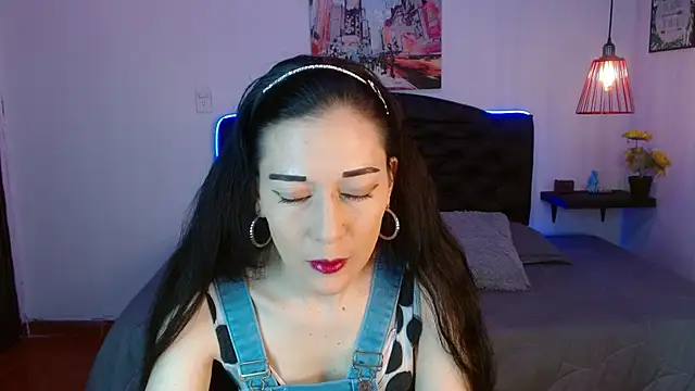 Snapshot of Mylu_xx chatting on May 26, 2026, 1:40 pm Mylu xx online show from May 26, 2026, 1:40 pm