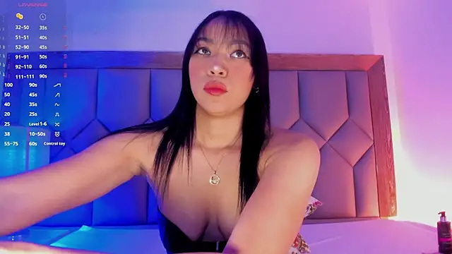 Snapshot of ValeriaRey_ chatting on May 6, 2026, 9:09 pm ValeriaRey online show from May 6, 2026, 9:09 pm