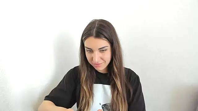 summmmersky1 online show from March 10, 2026, 11:37 am