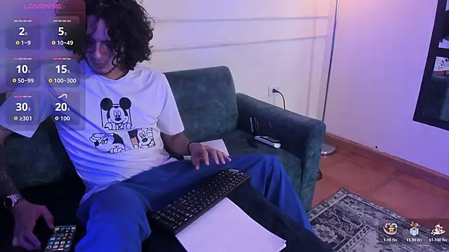Snapshot of Skinny_Mac chatting on June 11, 2026, 1:42 pm Skinny Mac online show from June 11, 2026, 1:42 pm