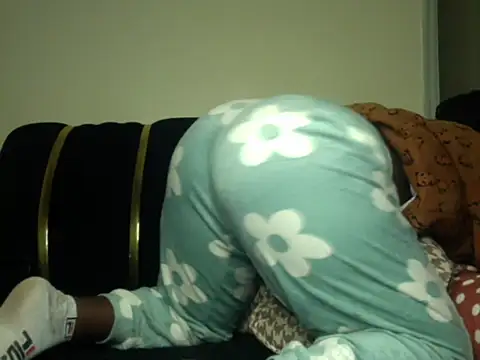 Snapshot of Sexxybella_ chatting on April 28, 2026, 3:22 am Sexxybella online show from April 28, 2026, 3:22 am