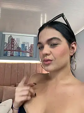 Bella-Ferrer online show from March 26, 2026, 6:46 pm