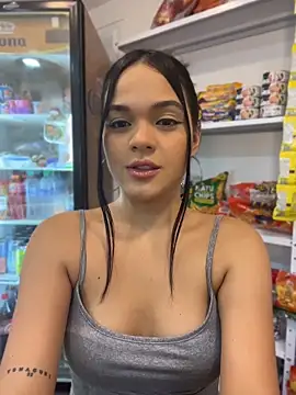 Snapshot of Bella-Ferrer chatting on June 3, 2026, 6:02 pm Bella-Ferrer online show from June 3, 2026, 6:02 pm