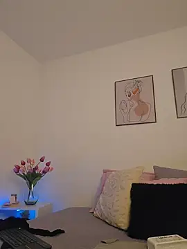 Victoria Evanss online show from April 25, 2026, 10:29 pm