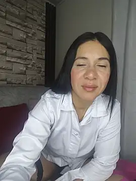 Snapshot of Camillemonroe_ chatting on June 7, 2026, 9:02 am Camillemonroe online show from June 7, 2026, 9:02 am