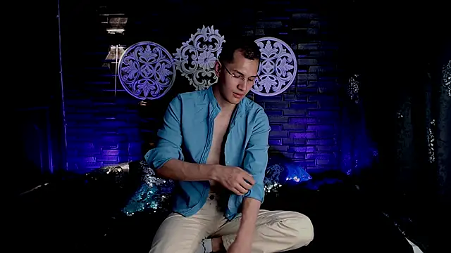 MilanDavid1 online show from March 19, 2026, 5:17 pm