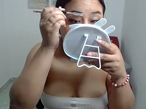 candymorena69 online show from April 7, 2026, 12:27 pm