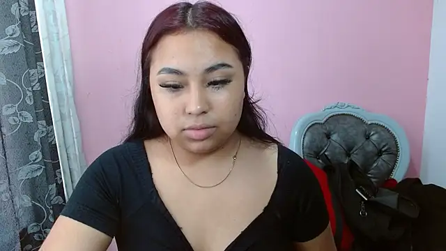 candymorena69 online show from April 14, 2026, 12:44 pm