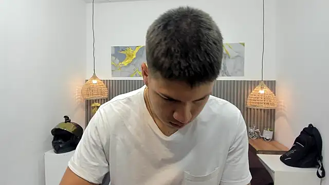 AlessandroFranco online show from May 8, 2026, 1:49 pm