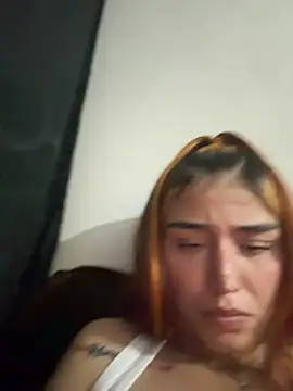 Snapshot of asshoney_Abby chatting on July 1, 2026, 1:40 am asshoney Abby online show from July 1, 2026, 1:40 am