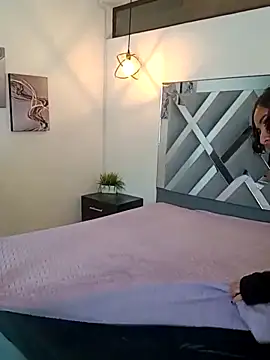 Liily Foxxy online show from April 6, 2026, 11:00 am