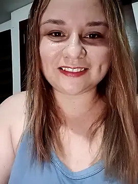 Snapshot of jennyyhottt chatting on April 15, 2026, 6:53 am jennyyhottt online show from April 15, 2026, 6:53 am