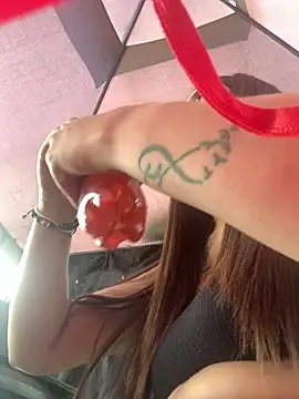 Electra Pinkk online show from April 22, 2026, 2:18 pm