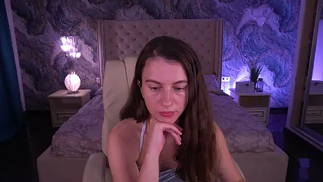 Snapshot of LittleJulii chatting on July 28, 2026, 7:39 pm LittleJulii online show from July 28, 2026, 7:39 pm
