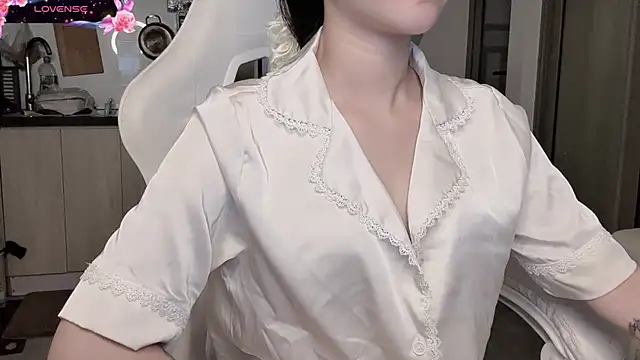 Snapshot of Ngan-Baby chatting on March 25, 2026, 3:18 pm Ngan-Baby online show from March 25, 2026, 3:18 pm