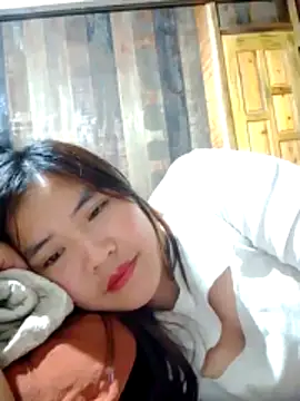 YAONIKUTE online show from April 21, 2026, 3:39 pm