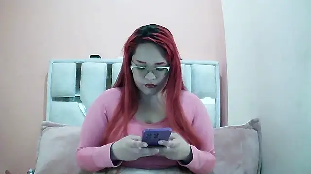 Snapshot of Sophie_200308 chatting on August 4, 2026, 5:43 am Sophie 200308 online show from August 4, 2026, 5:43 am