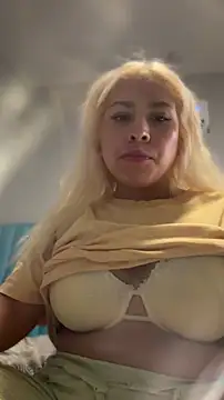 mxmxee online show from April 29, 2026, 2:15 am