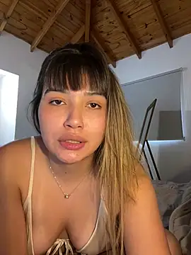 Snapshot of miicbebita chatting on June 5, 2026, 4:13 pm miicbebita online show from June 5, 2026, 4:13 pm