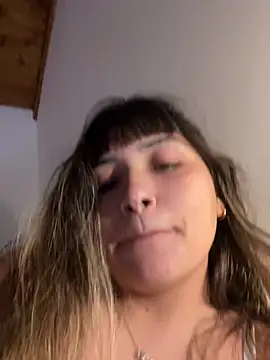 Snapshot of miicbebita chatting on June 10, 2026, 5:56 pm miicbebita online show from June 10, 2026, 5:56 pm