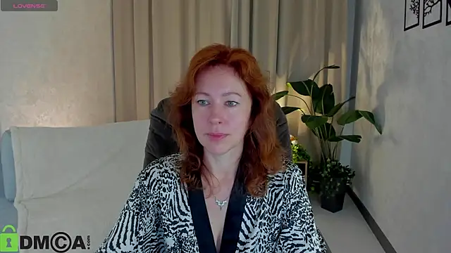 Snapshot of LeticiaRomano chatting on May 17, 2026, 3:59 am LeticiaRomano online show from May 17, 2026, 3:59 am