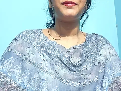 Emma 4433 online show from April 2, 2026, 1:42 pm