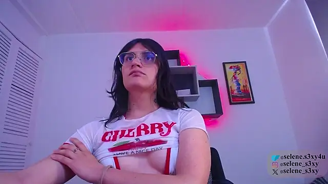 selene cutie online show from April 8, 2026, 4:51 pm