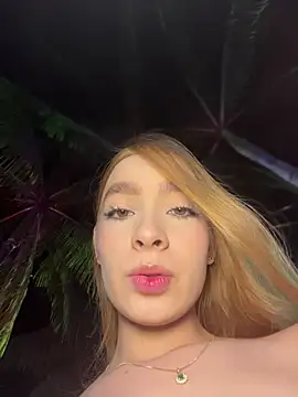 Isabella gaviria online show from March 18, 2026, 1:20 am