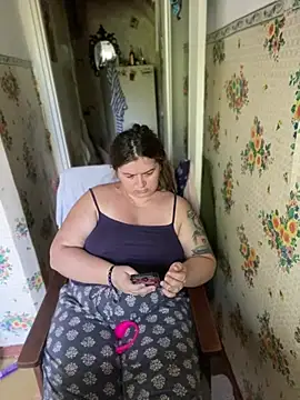 Nenssy555 online show from July 15, 2026, 1:16 pm