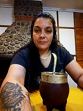 pareja-ma online show from April 7, 2026, 4:24 am