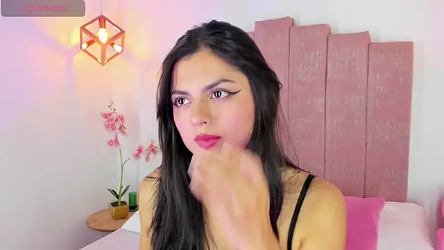 Snapshot of Zoee_Kravitz chatting on March 20, 2026, 10:03 pm Zoee Kravitz online show from March 20, 2026, 10:03 pm