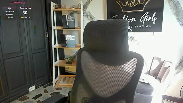 AphroditeSweett online show from March 16, 2026, 9:19 pm