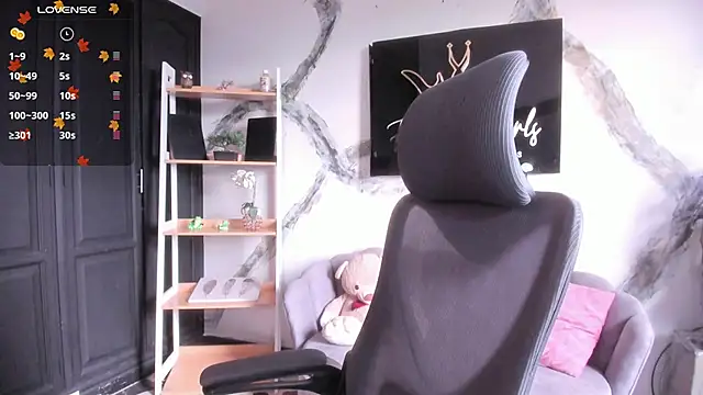 AphroditeSweett online show from April 1, 2026, 9:56 pm