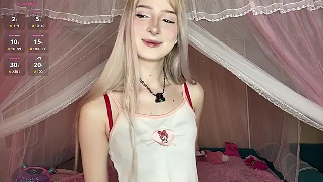 Snapshot of OnlyEva1 chatting on May 25, 2026, 8:42 am OnlyEva1 online show from May 25, 2026, 8:42 am