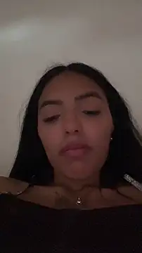 sylphiee  online show from April 10, 2026, 4:12 pm