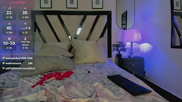 Violettaa Stone online show from April 3, 2026, 4:05 pm