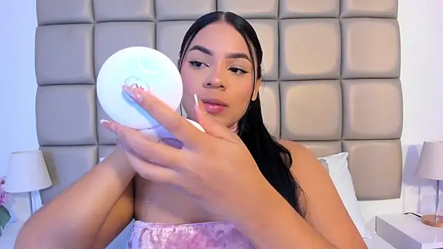 lilly williamss online show from April 19, 2026, 3:06 am