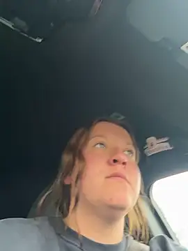 aurorashh online show from April 3, 2026, 7:23 pm